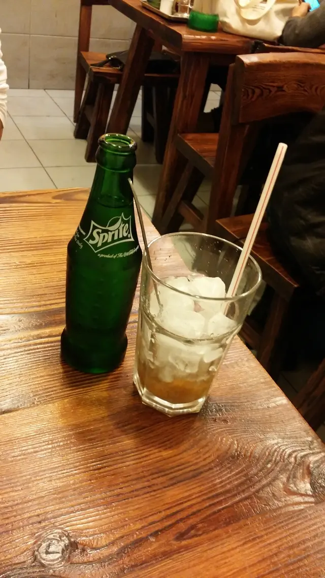 雪碧,冰底分開上