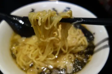 與一田買的現成拉麵無甚分別