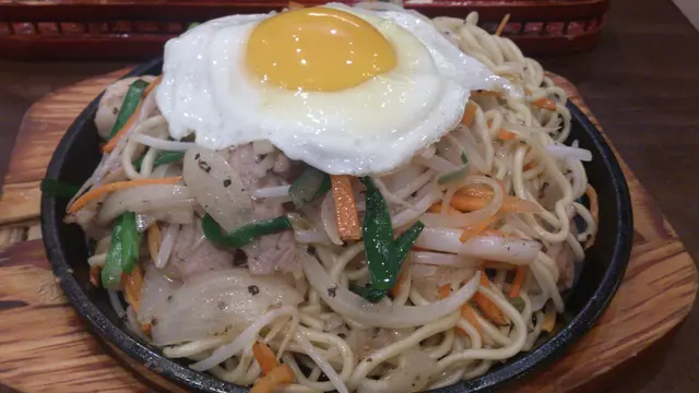 沖繩海鹽鐵板炒麵