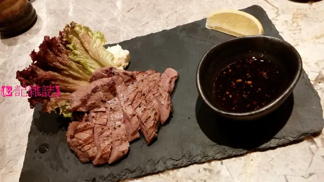 澳洲牛柳鹽燒 ($158) - 行了點也要說牛味頗濃, 而且燒完肉質仍是非常嫩與腍; 不過如果下多點點鹽與燒得乾身一點會較惹味