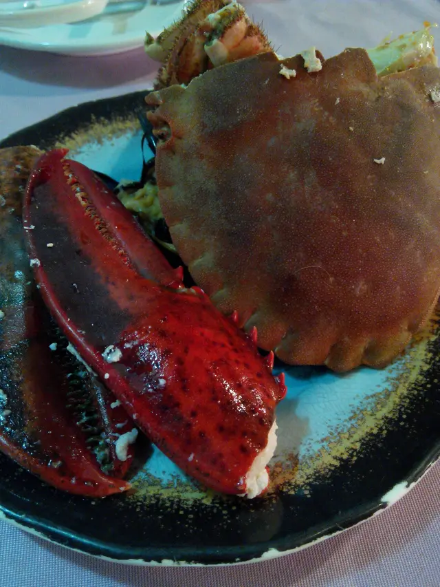 肉霉,器皿殘舊,其實可以換下批碟姐?!