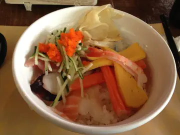色香味都无的鱼生饭!