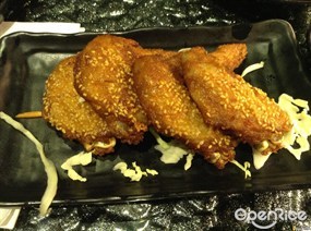 芝麻雞翼 - 旺角的大滿喜日本料理