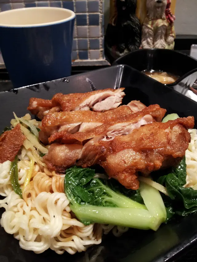 丁麵很棒,可雞扒的肉質不太彈滑。
