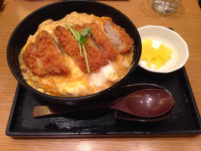 滑蛋豬扒丼