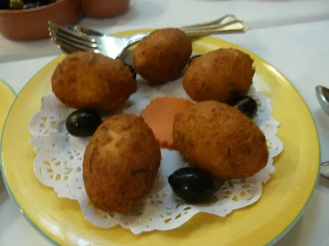 馬介休球