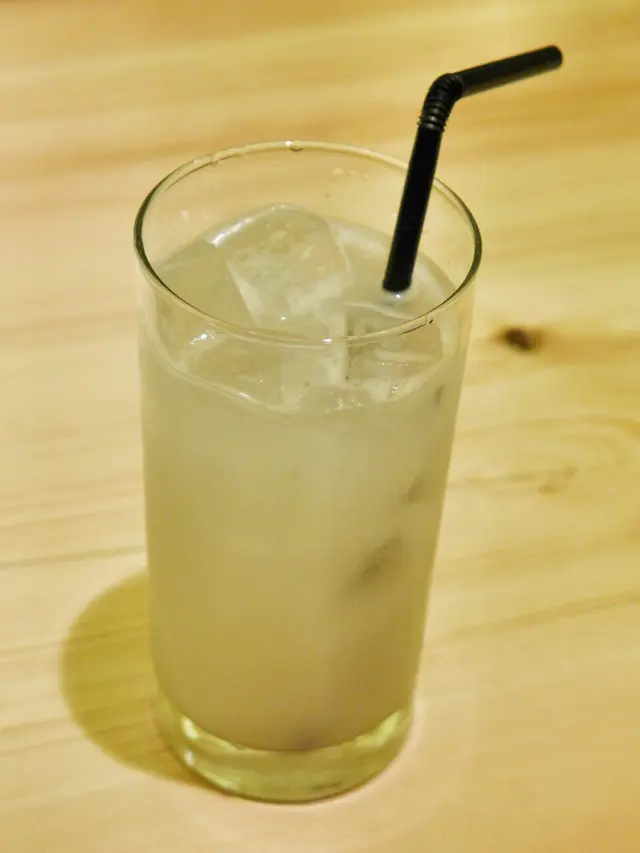 白葡萄乳酸梳打 + 骨膠原