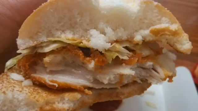 雞扒嫩滑多汁,而且有相當厚度