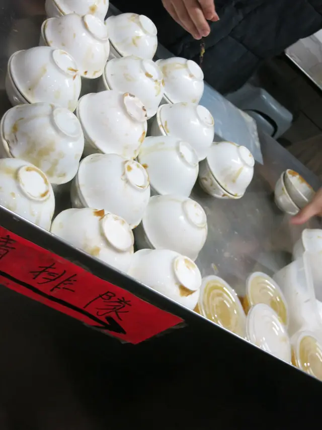 其實現在有得吃砵仔糕的地方是越來越少了