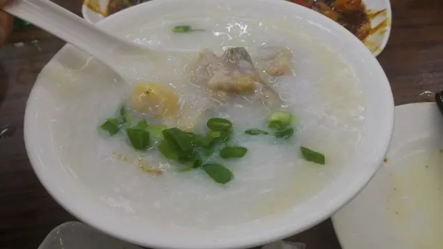 粥底好綿，每啖都有雞嘅味道，夠晒香