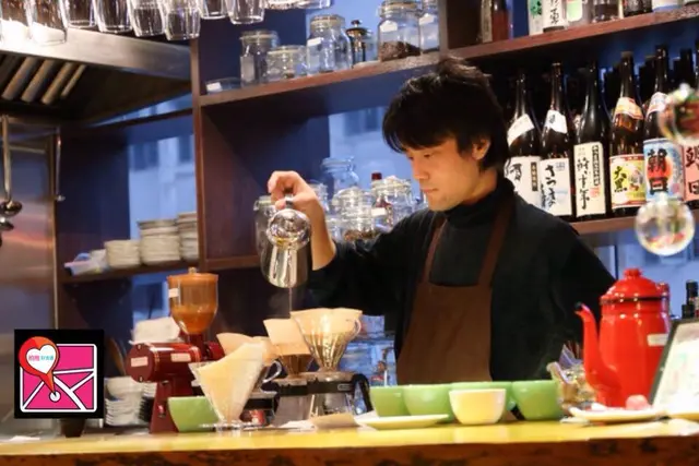 西村先生親手灌水沖調咖啡。