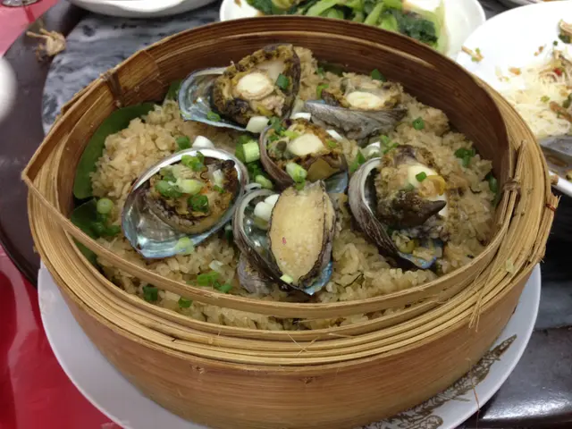 鮑魚籠仔飯