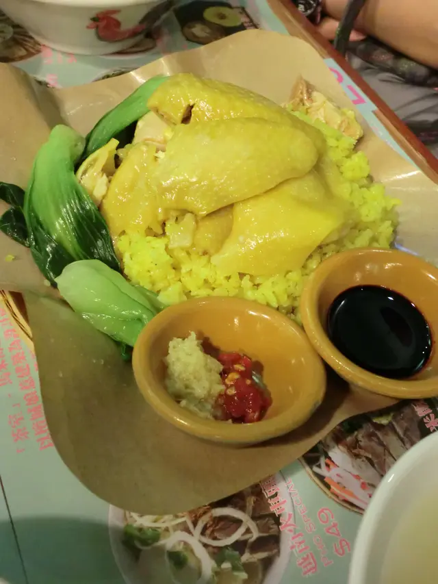 特色去骨海南雞飯配老火雞湯