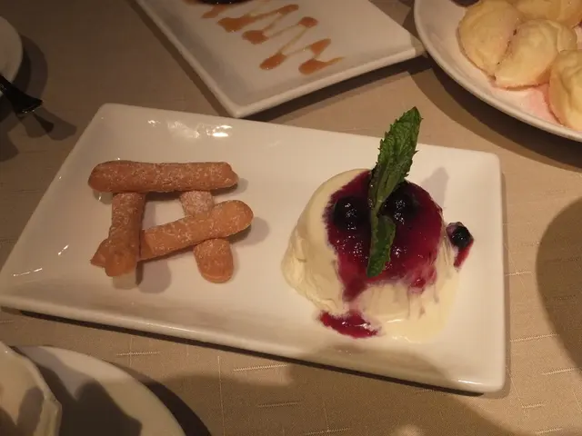 藍莓豆腐布甸配手指餅