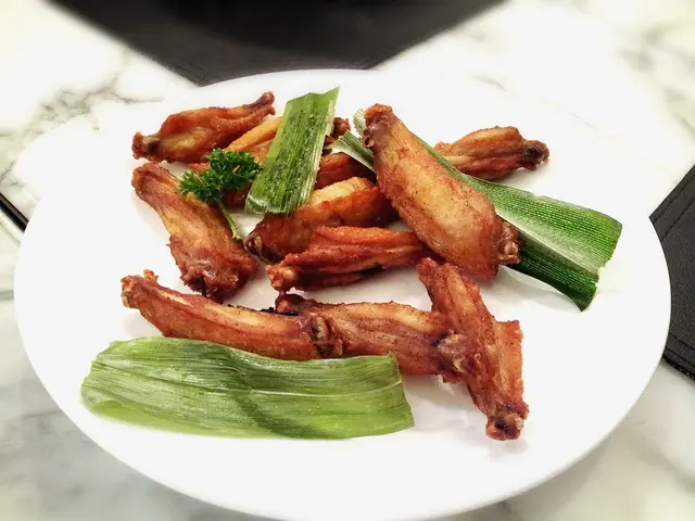 很細小, 肉質還算嫩滑.