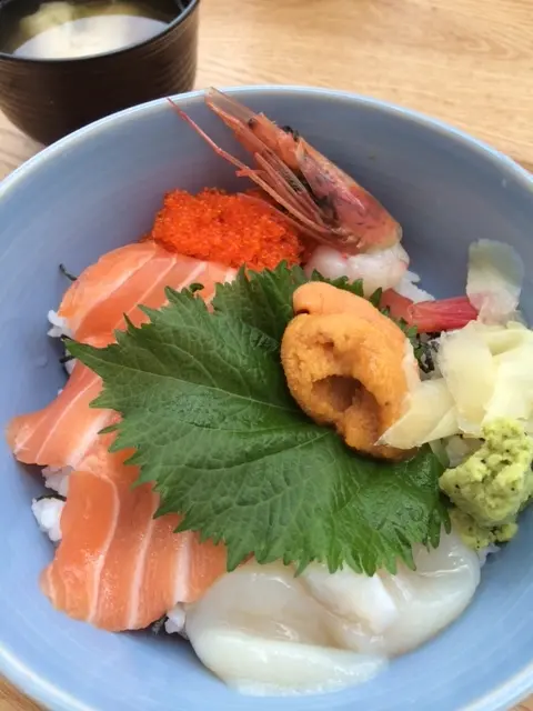 海膽、三文魚、帆立貝、甜蝦 ($98)