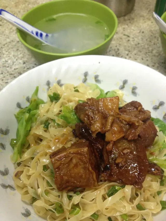 牛腩撈粗