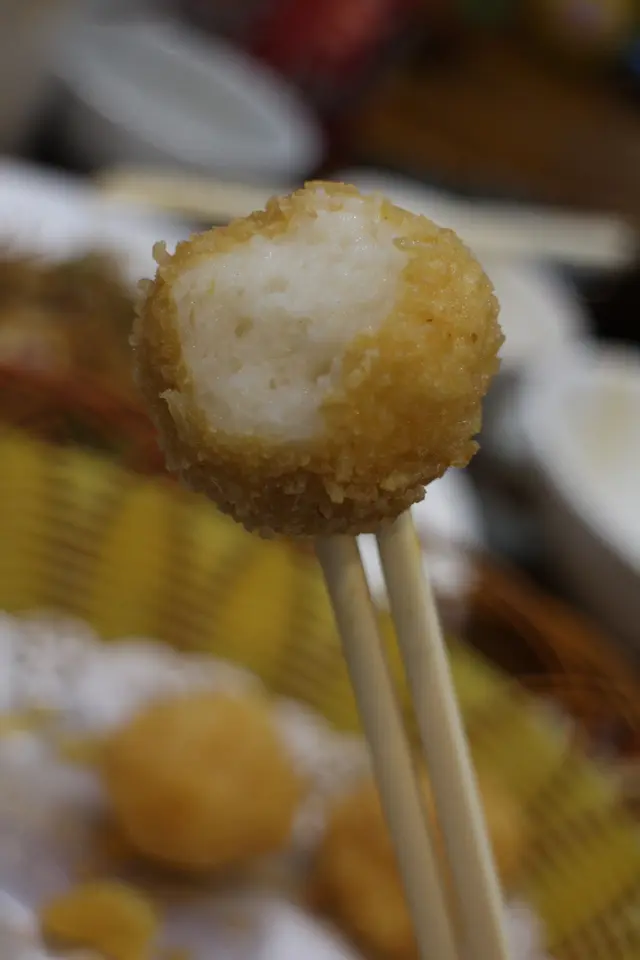 炸三寶:炸墨魚丸