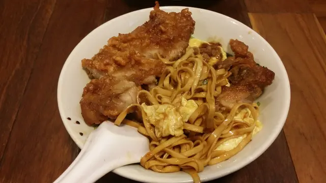 食左一啖先記得影相