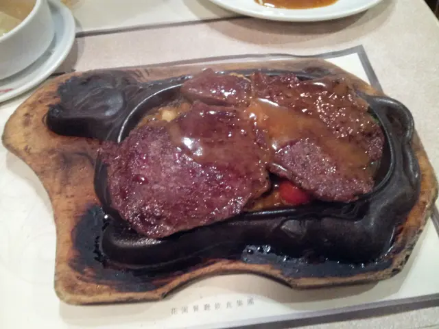 五成熟, 血水不斷 - ''賣飛佛''