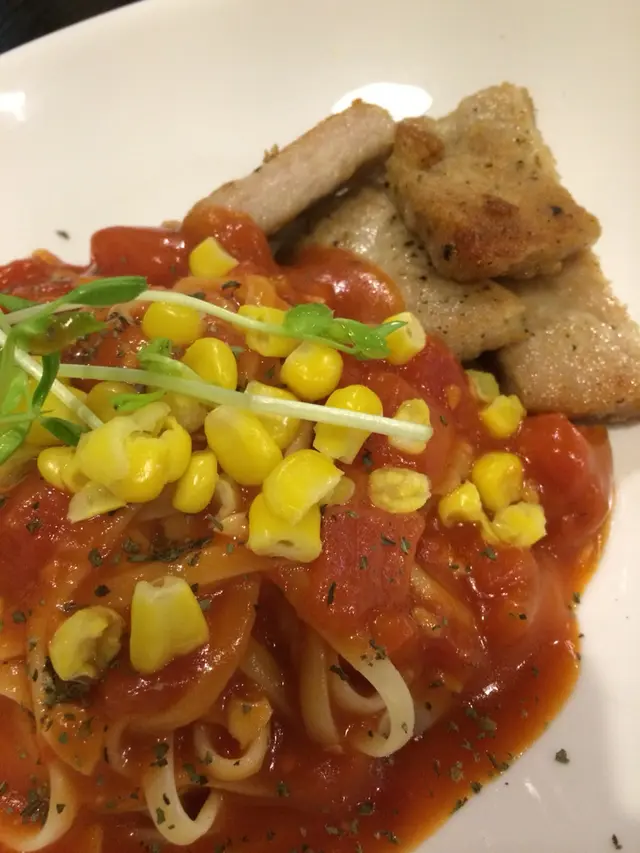 茄汁燒豬柳扁意粉