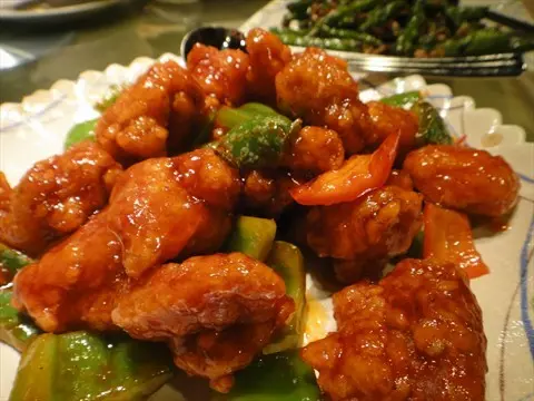 酸甜適中,汁不會太多,剛好薄薄一層包住上排肉。肉質鬆軟。而且肉肥瘦適中。