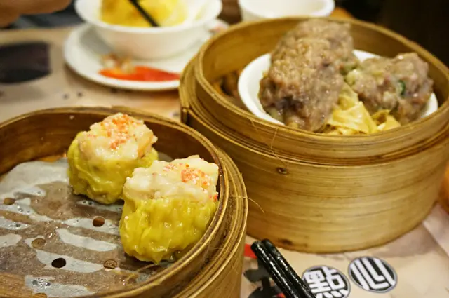 蟹子香菰燒賣皇 + 遠年陳皮牛肉球