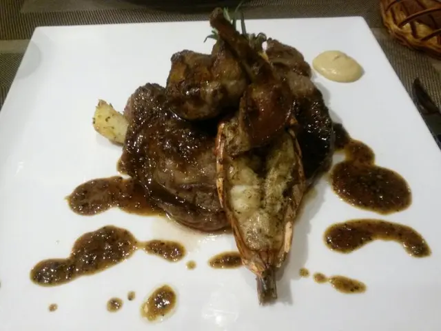 肉眼扒好味,夠林。但乳鴿比較老