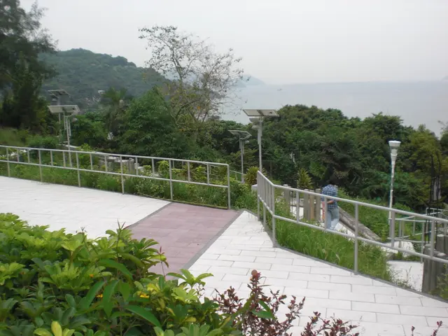 衛理園 - 背山面海