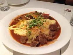 红酒牛腩蛋包饭