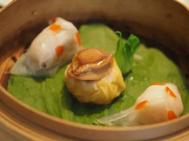 雙生金魚餃伴鮑魚燒賣