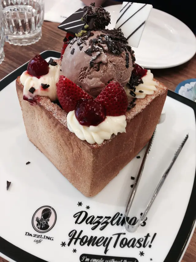 黑色幽默蜜糖吐司