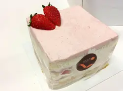 Pink Lady 士多啤梨千层蛋糕