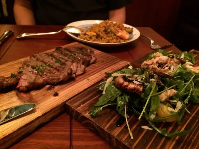 燒肉眼伴大啡菇火箭菜