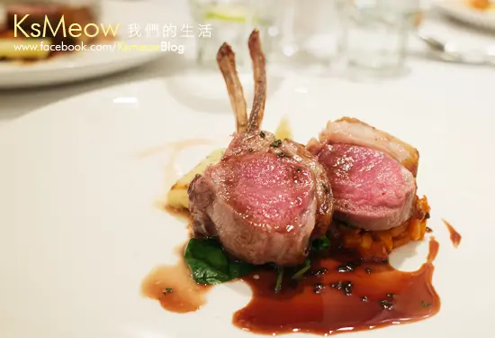 半熟的羊架,無筋的肉質頗有嚼勁!