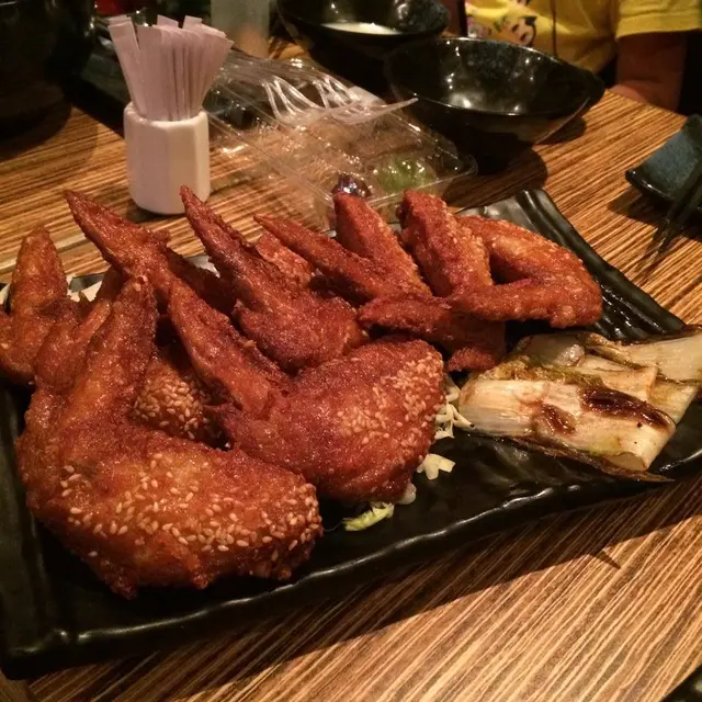 雞翼醃得好好味又入味 有dd甜甜地 特別o既味道