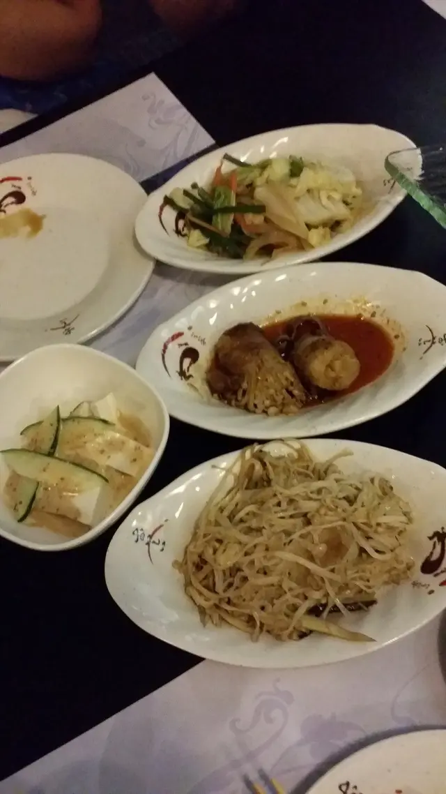 金菇肥牛卷,涼豆腐,炒雜菜