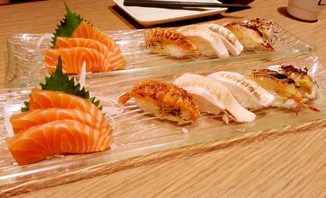 刺身火炙壽司盛(配迷你烏冬) - $68