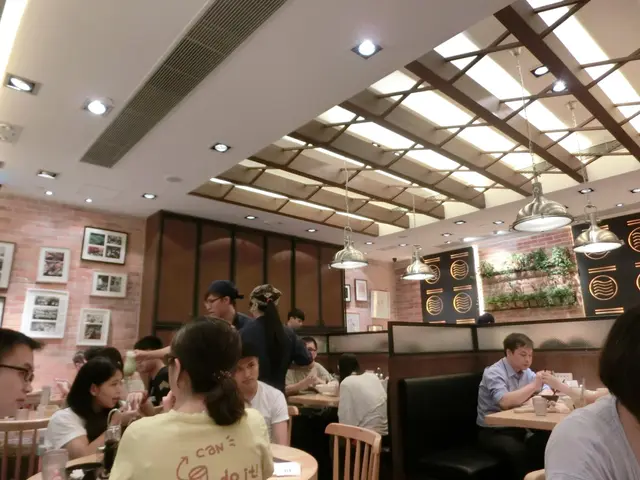 環境舒適燈光柔和,不過就係要搭枱.