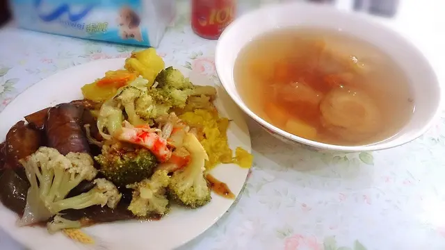 嚟到先知雙花係西蘭花+椰菜花,素蝦類似素魚蛋