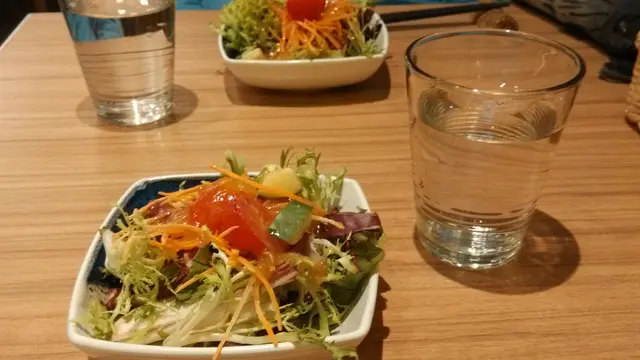 份量足, 沙律菜新鮮, 顏色豐富, 賣相先色奪人