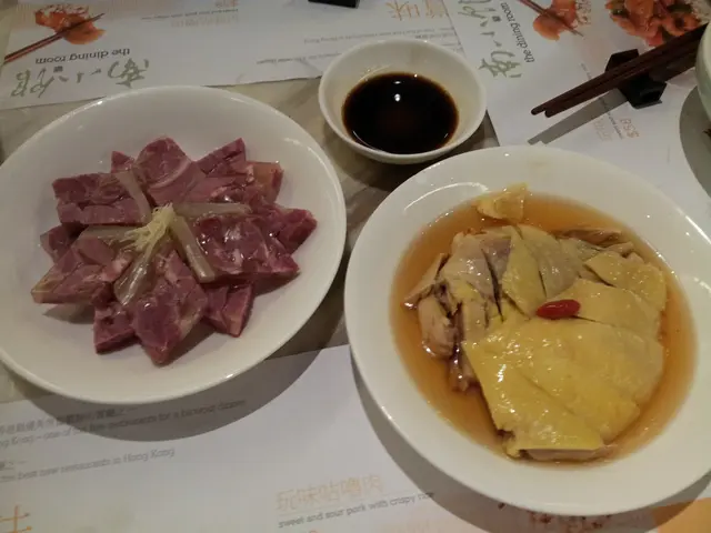 個鎮江肴肉應改名叫燈影肴肉，居然薄切