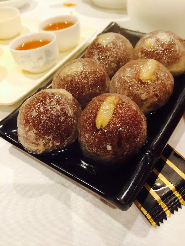 只有一種味道嘅鴛鴦水晶包(碟底一大灘水)