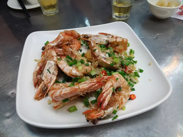 鐘意食蝦既真係要連頭都食埋