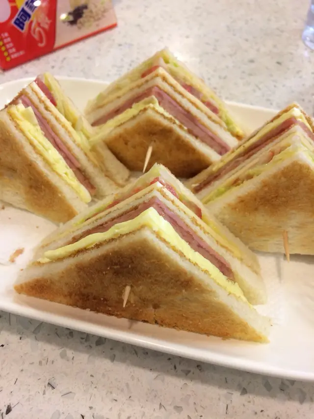 下午茶餐 跟餐飲 $28