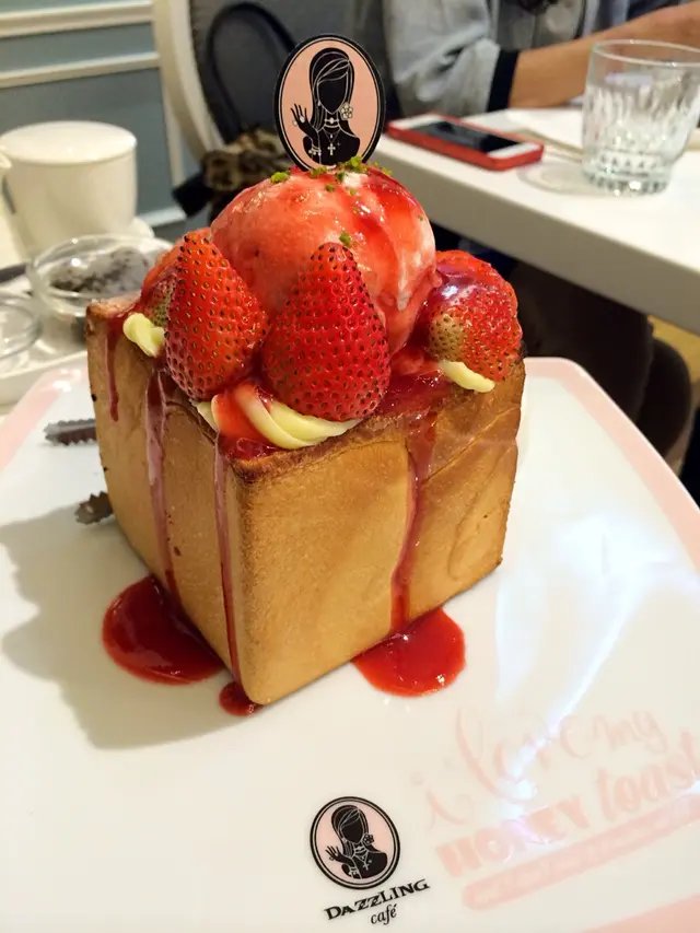 就愛草莓蜜糖吐司