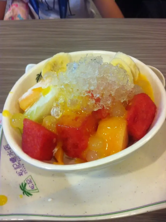 好多水果，不過唔冰
