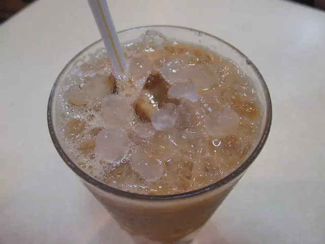 杯凍飲太多碎冰。杯凍茶比D凍搞到無哂奶茶味。