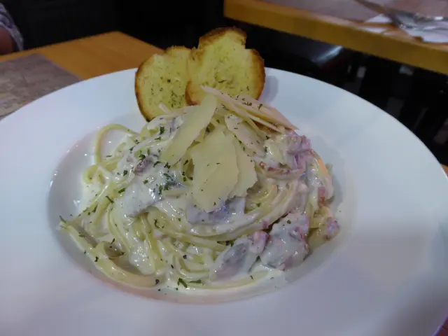 藍蟹肉煙肉白汁扁意粉