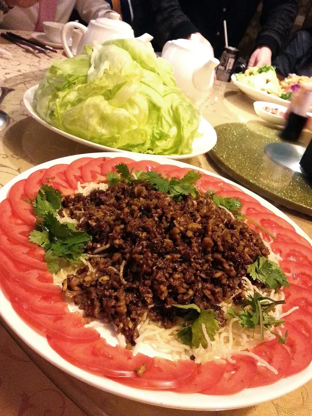 生炒蠔鬆生菜包